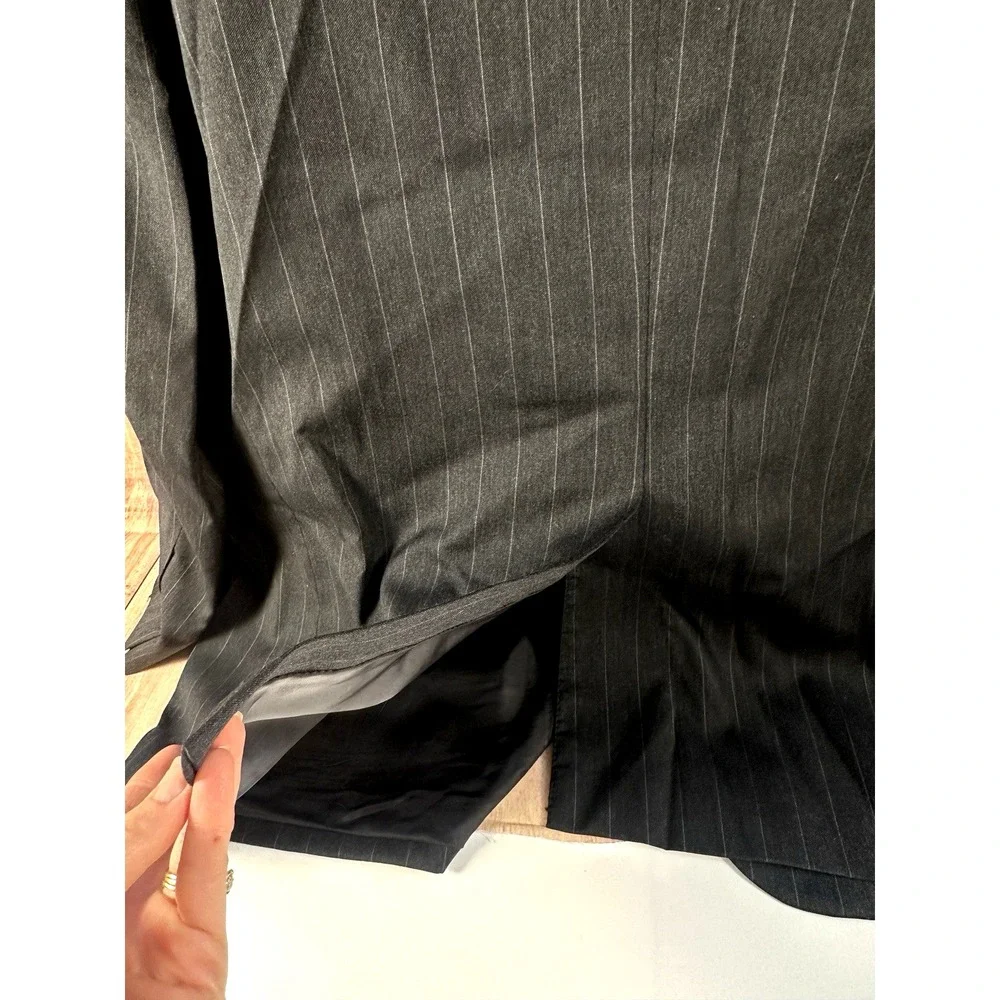 Joseph A Bank Men Blazer 50REG‎ Dark Gray Pinstriped 100% Wool 2 Button Front